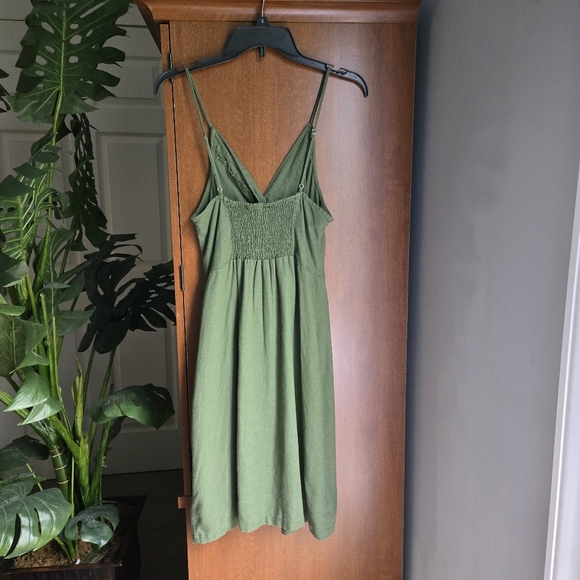 Love Tree Green Button-Up Dress - Picture 2 of 3